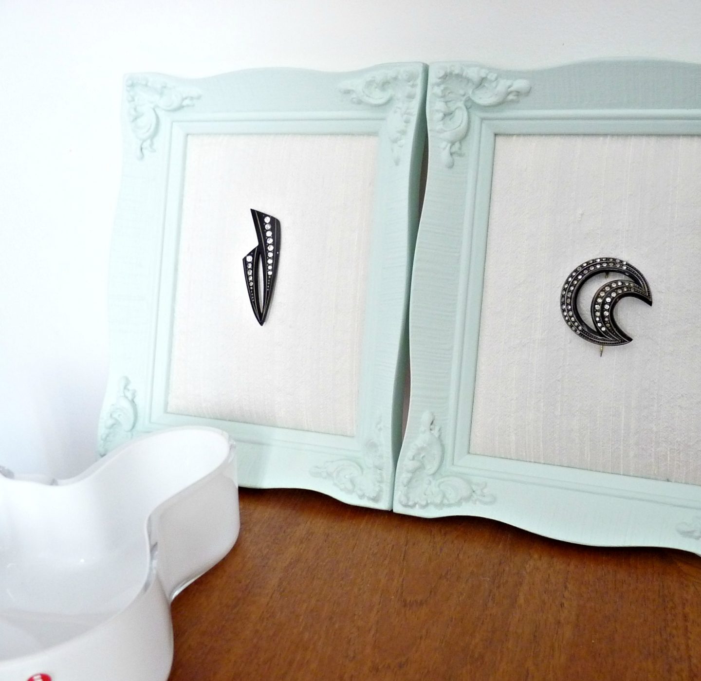 How to Frame a Vintage Brooch for Display