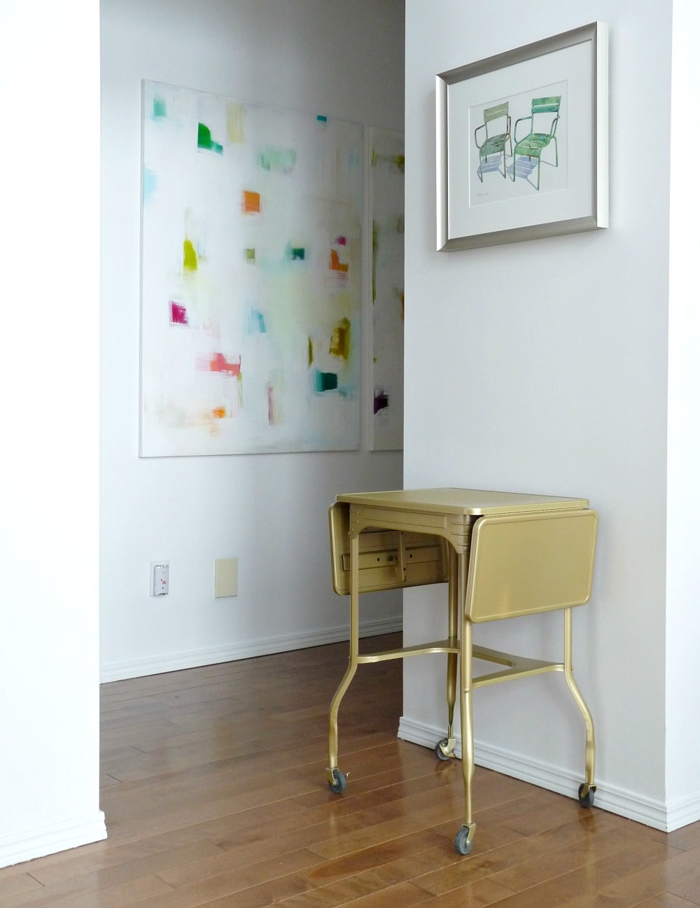 Vintage Typewriter Table Makeover | Rust-Oleum Pure Gold Color