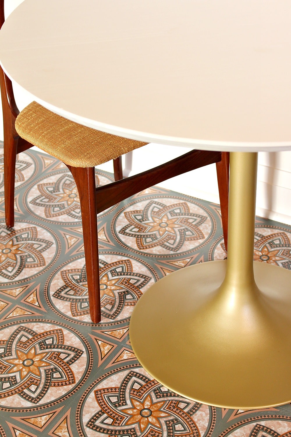 Mid-Century Tulip Table Makeover