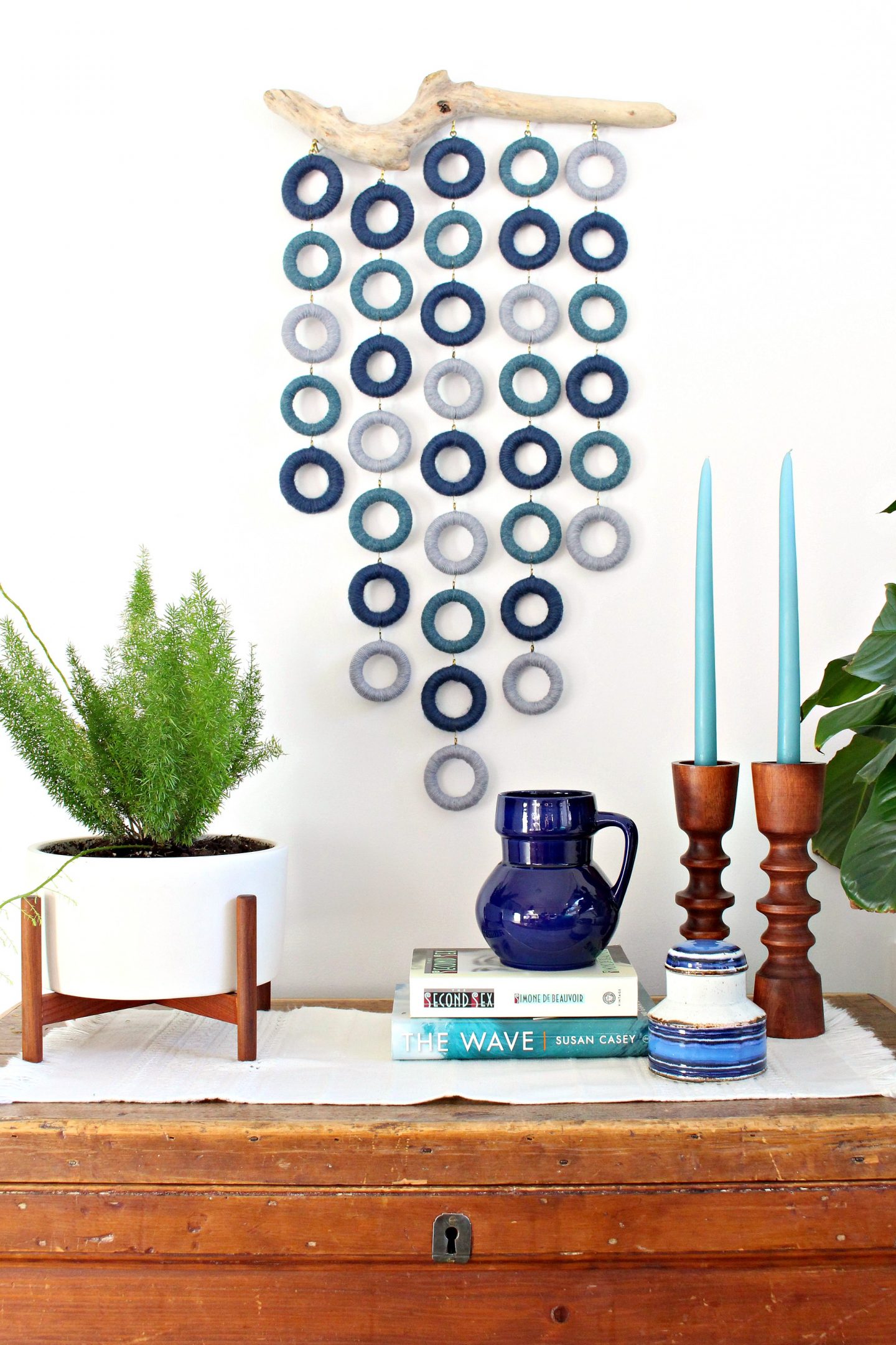 No Weave DIY Wall Hanging on Driftwood – SO EASY!