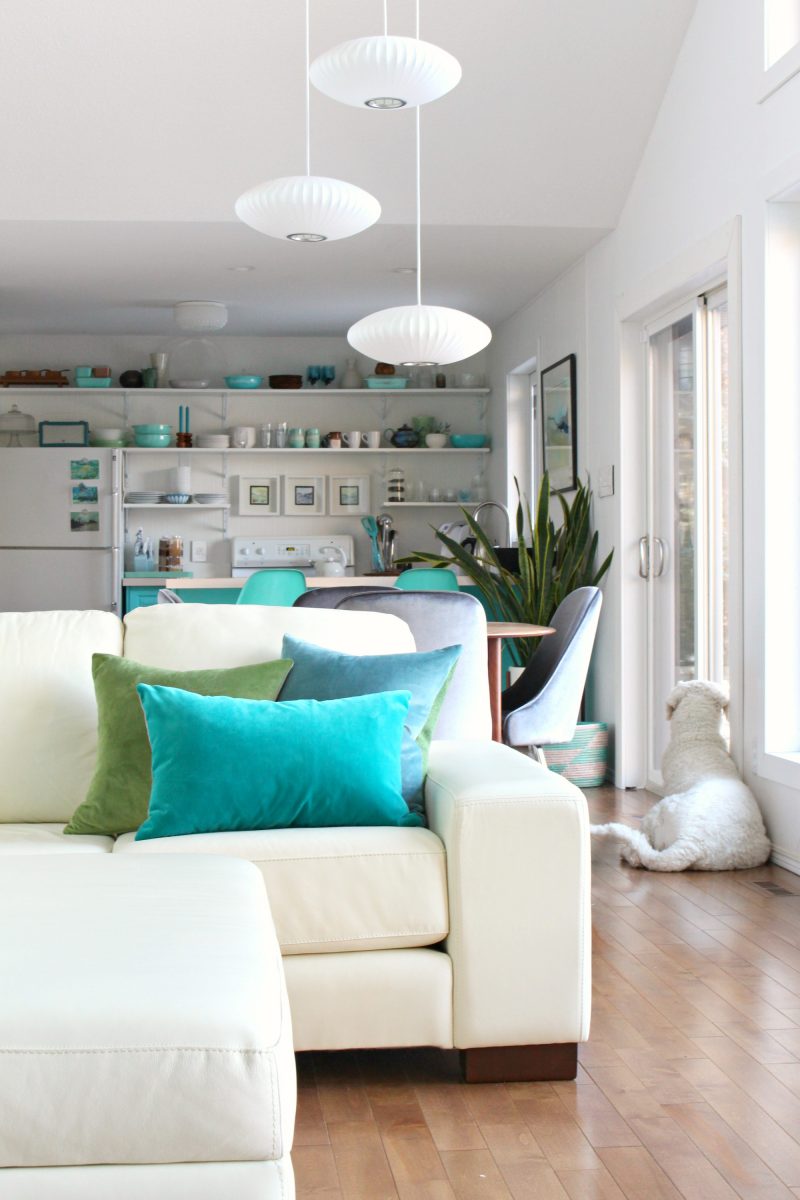 Versatile Color Blocked Pillow Idea