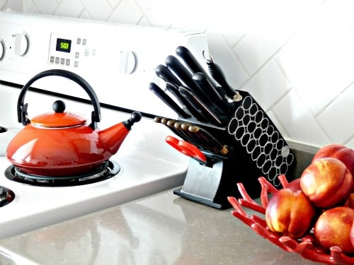 DIY CHALKBOARD PAINTED KNIFE BLOCK