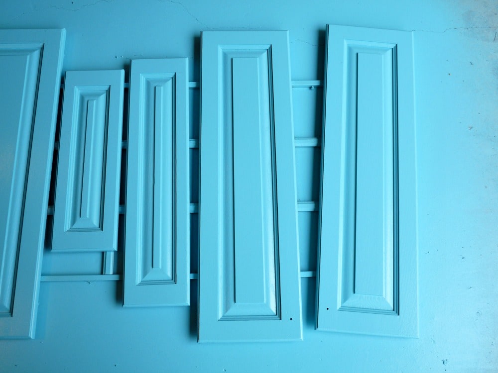 HOW TO PAINT KITCHEN CABINETS