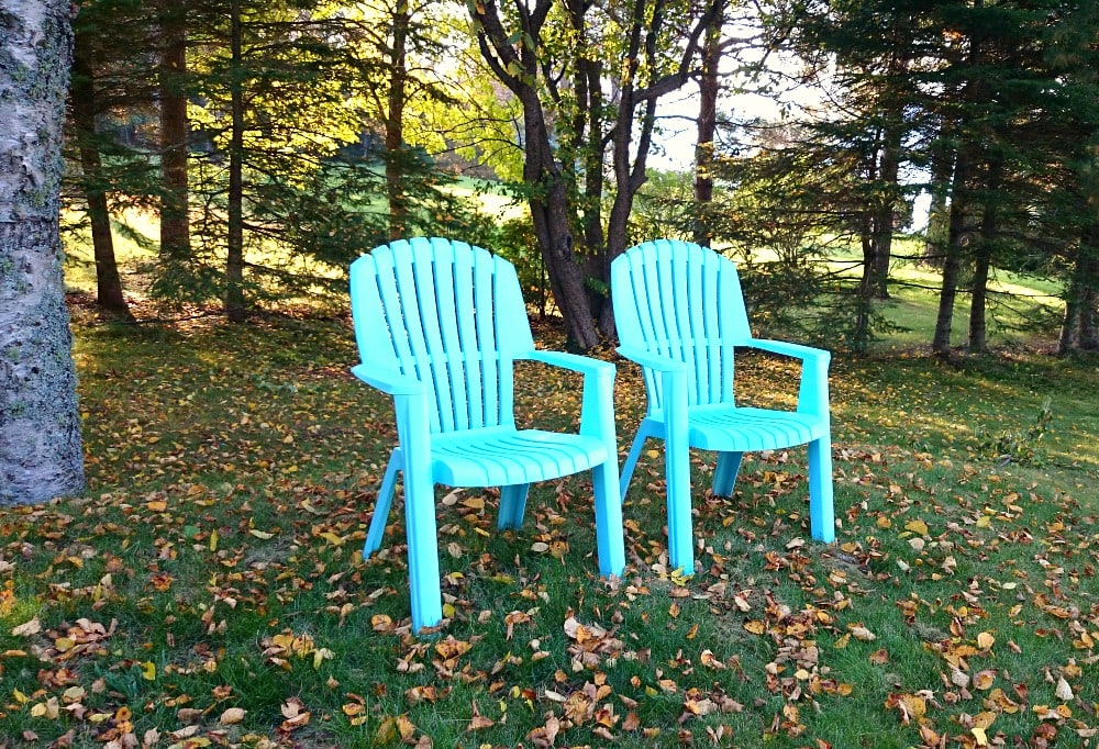 HOW TO PAINT PLASTIC LAWN CHAIRS