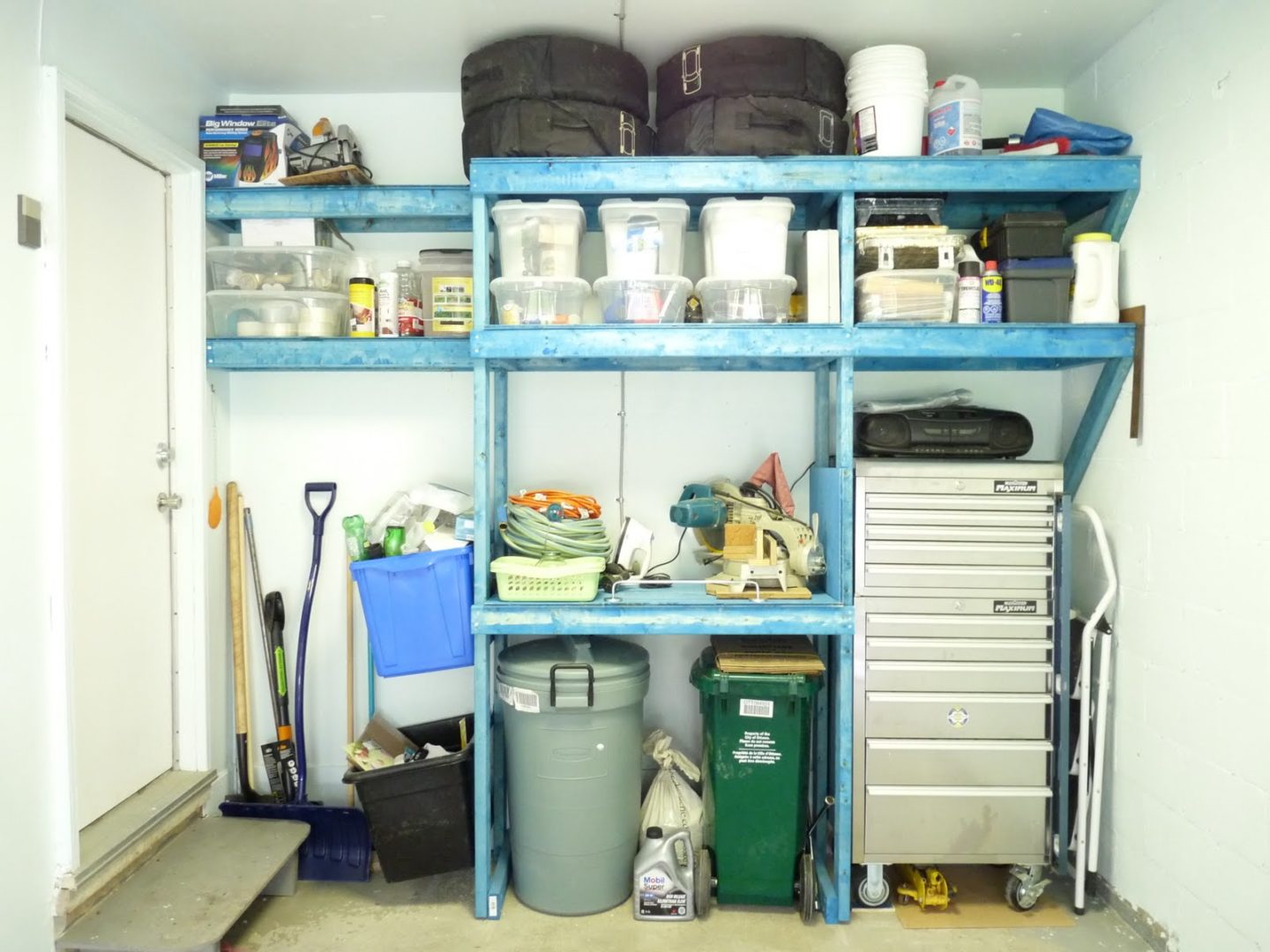 GARAGE MAKEOVER INSIDE