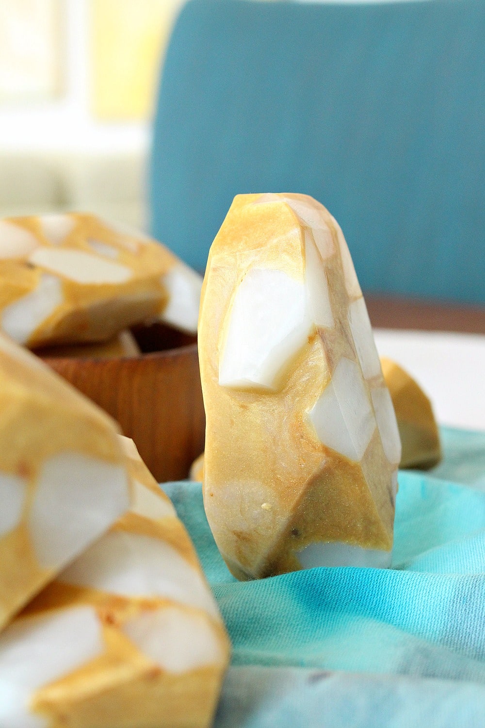 DIY GOLD GEMSTONE SOAP TUTORIAL