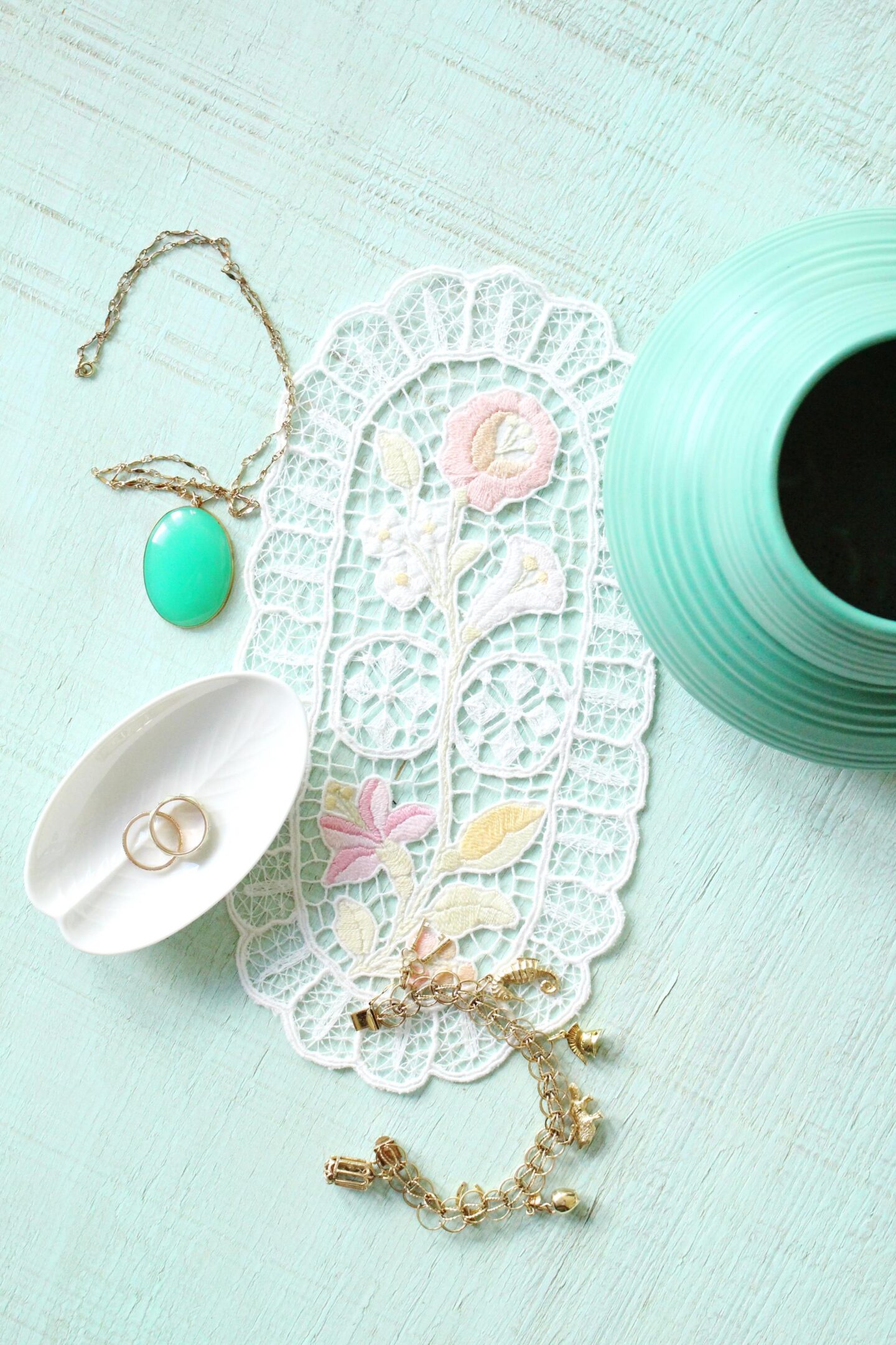 HOW TO BLEACH AND OVERDYE EMBROIDERIES