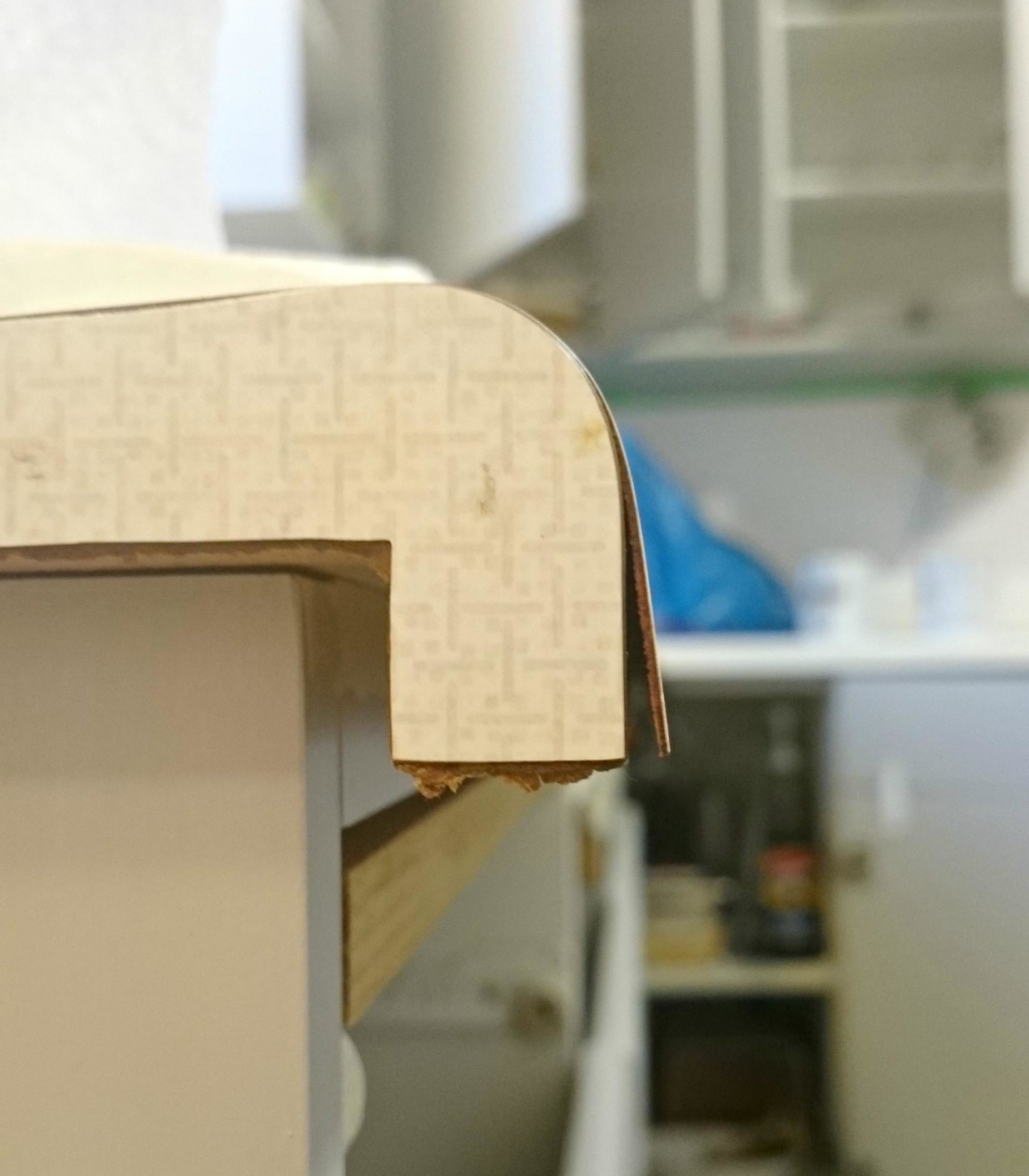 HOW TO REPAIR CHIPPED AND PEELING LAMINATE COUNTERS