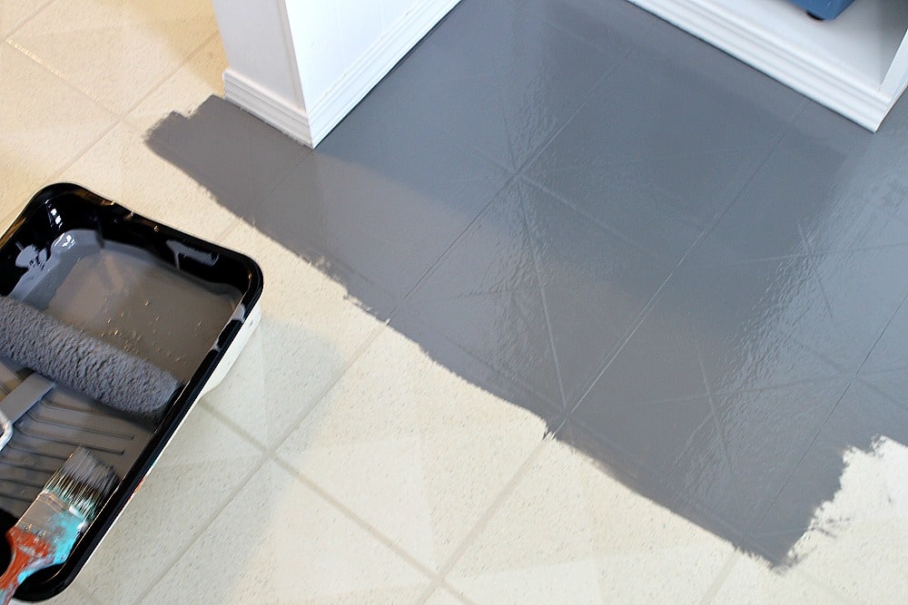 HOW TO PAINT A VINYL FLOOR