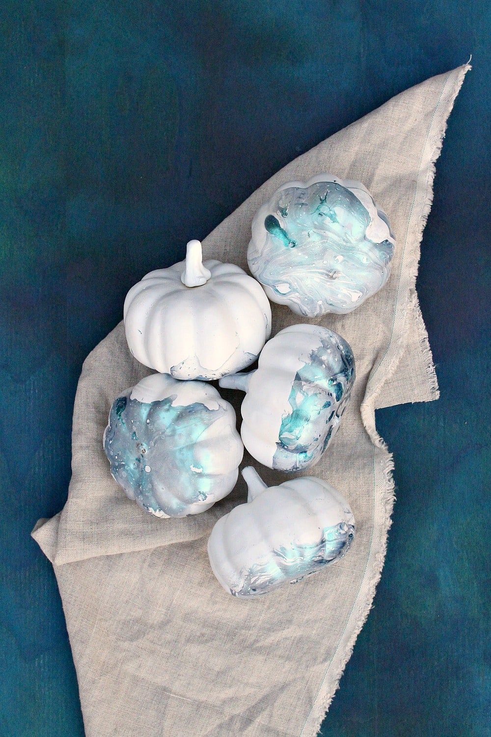 DIY MARBLED PUMPKINS