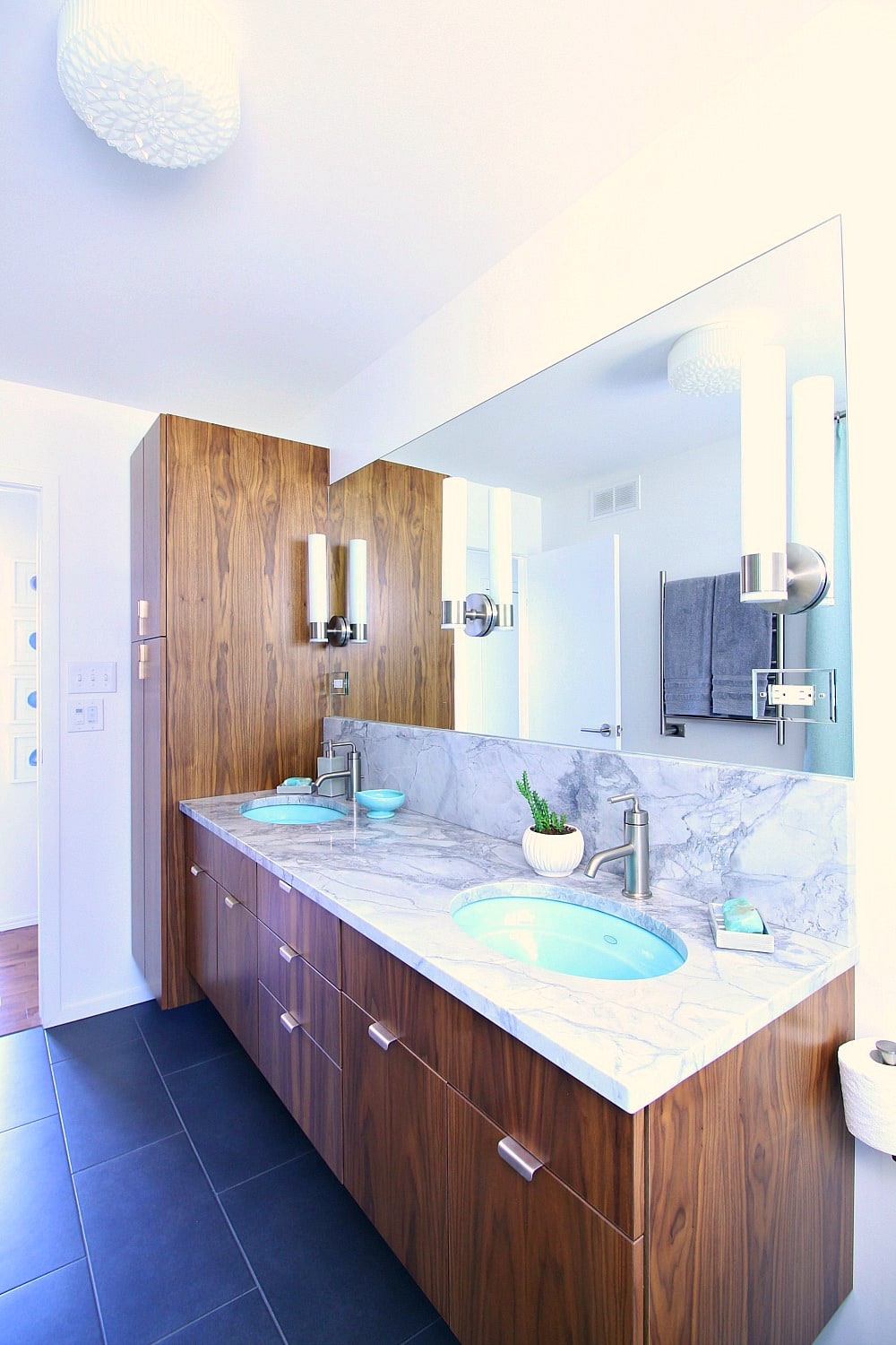 MID-CENTURY MODERN INSPIRED BATHROOM RENOVATION