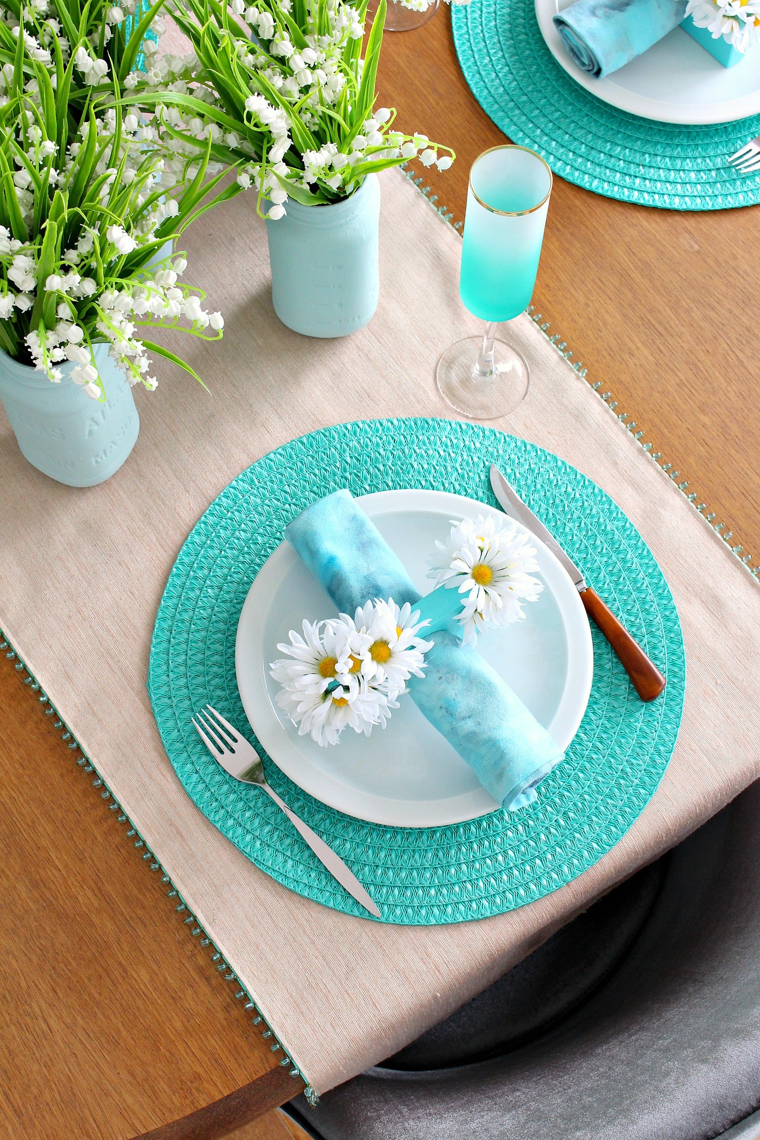 DIY Scrap Wood Napkin Rings with Daisies | Mod Faux Flower Craft