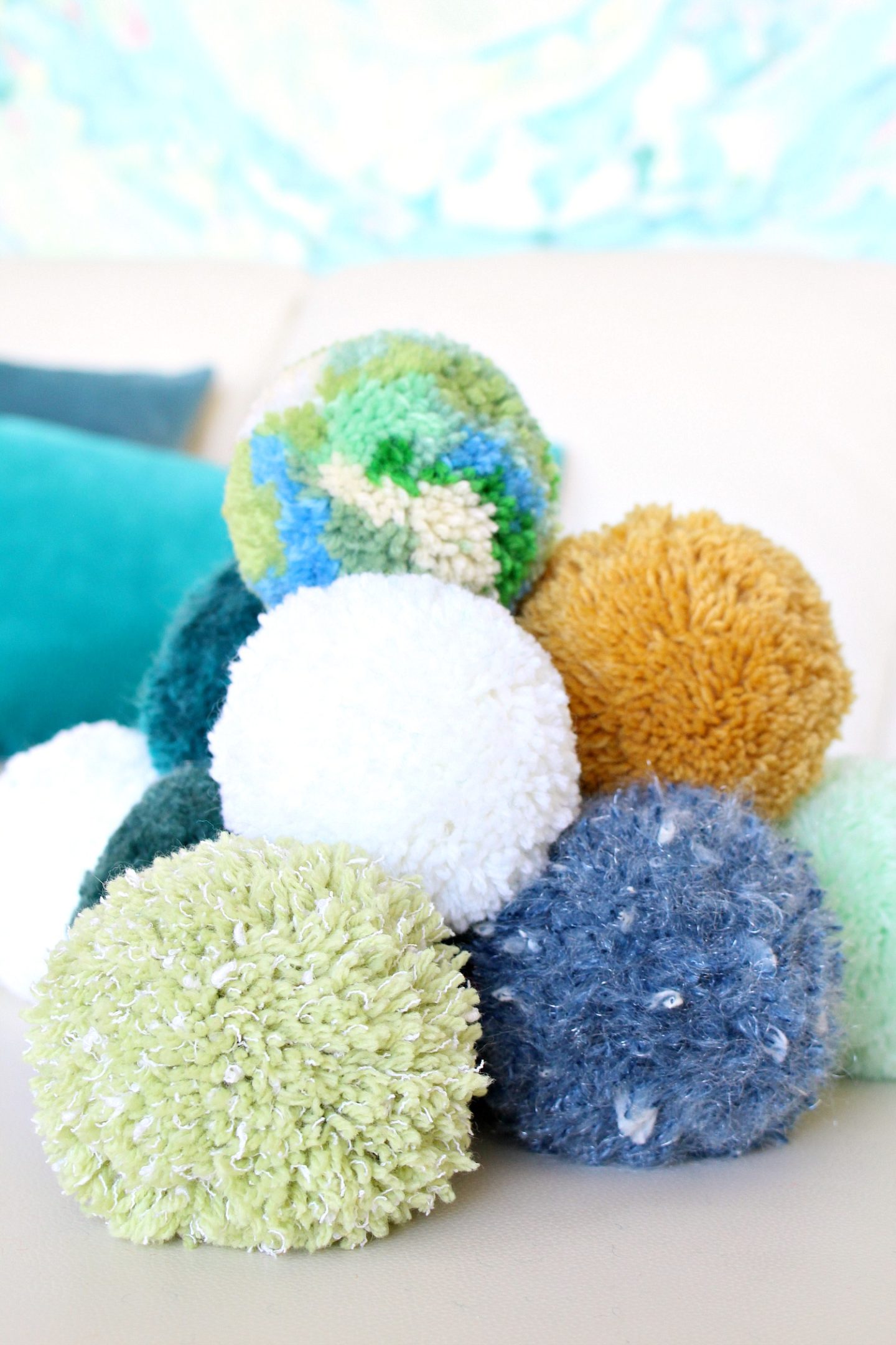 DIY Pom Poms | How to Make Fluffy Pom Poms