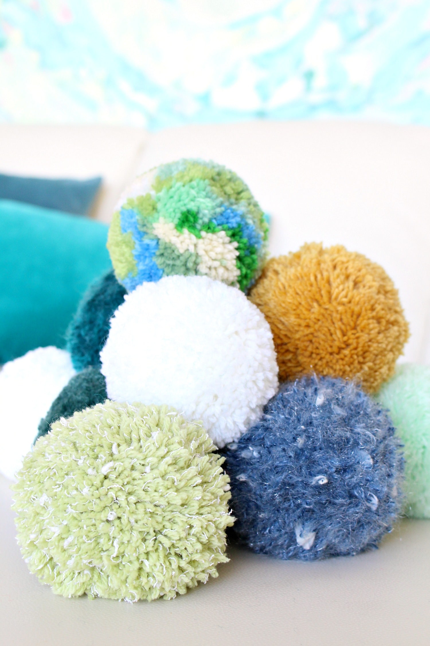 DIY Pom Poms | How to Make Fluffy Pom Poms