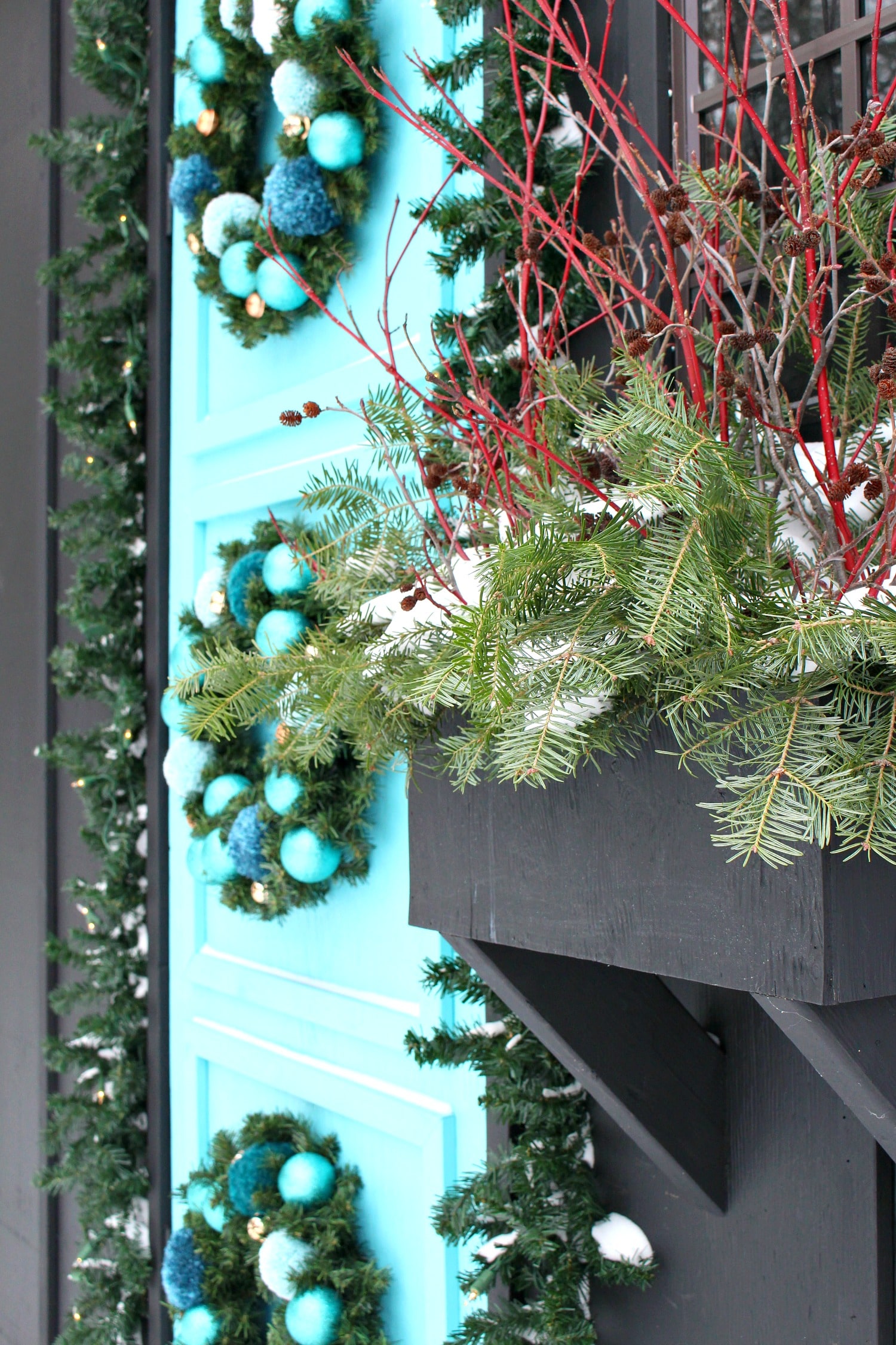 How to Make a Winter Window Box | Easy DIY Winter Window Box Outdoors