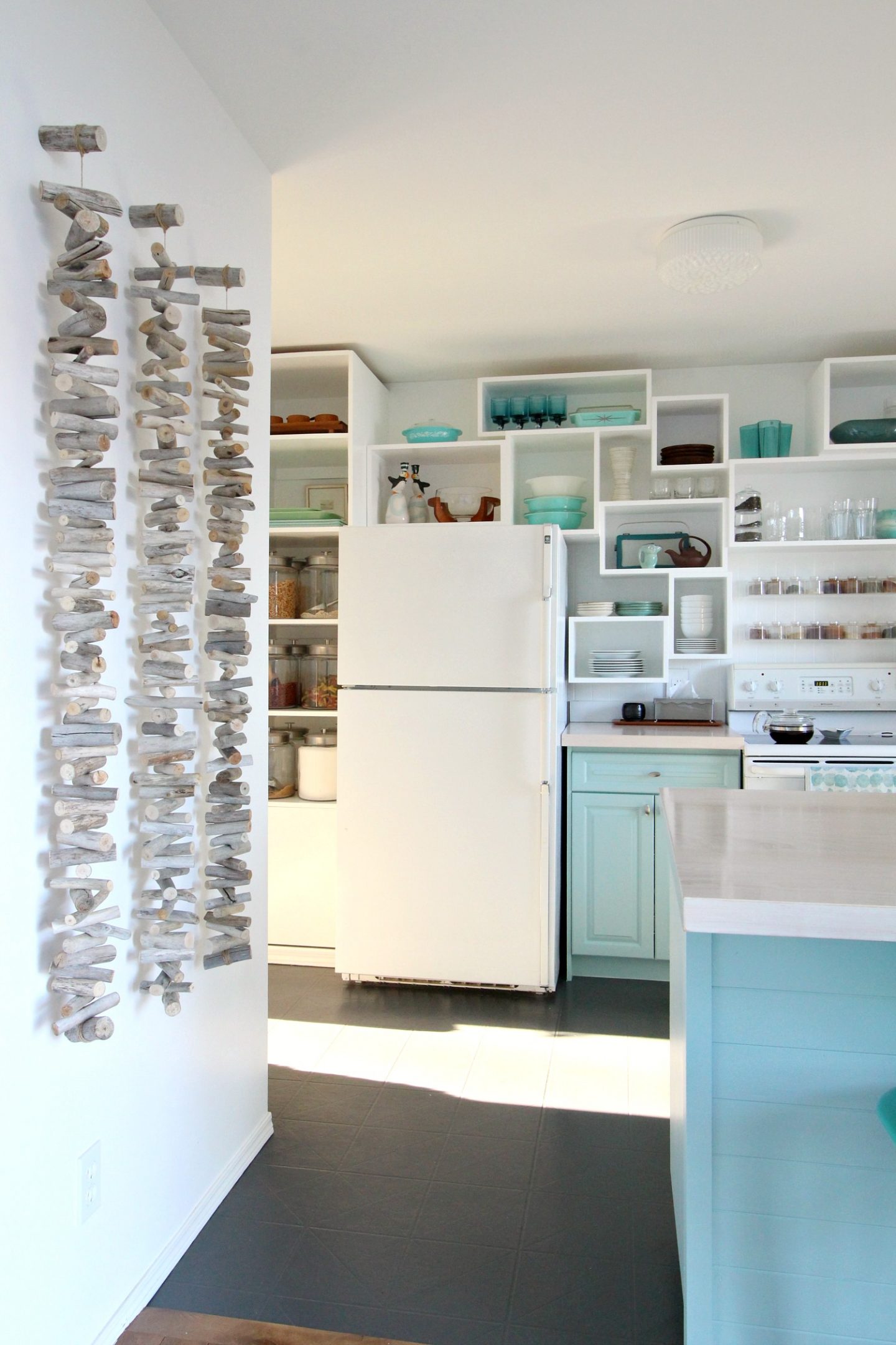DIY Driftwood Wall Hanging