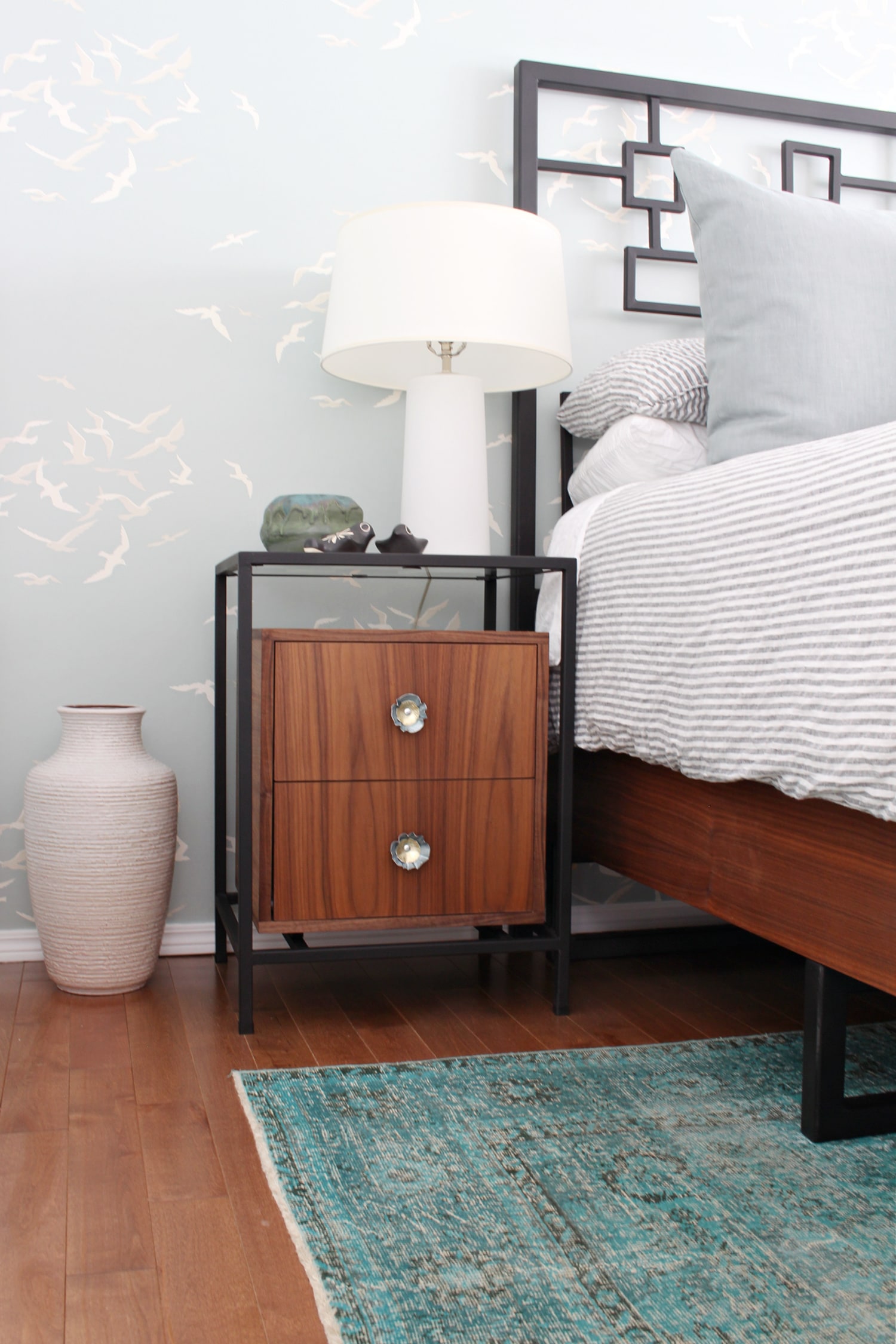 How to Build a Nightstand with Drawers