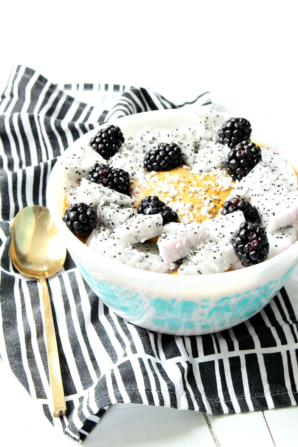 Delicious Pumpkin Spice Smoothie Bowl | Healthy Halloween Treat