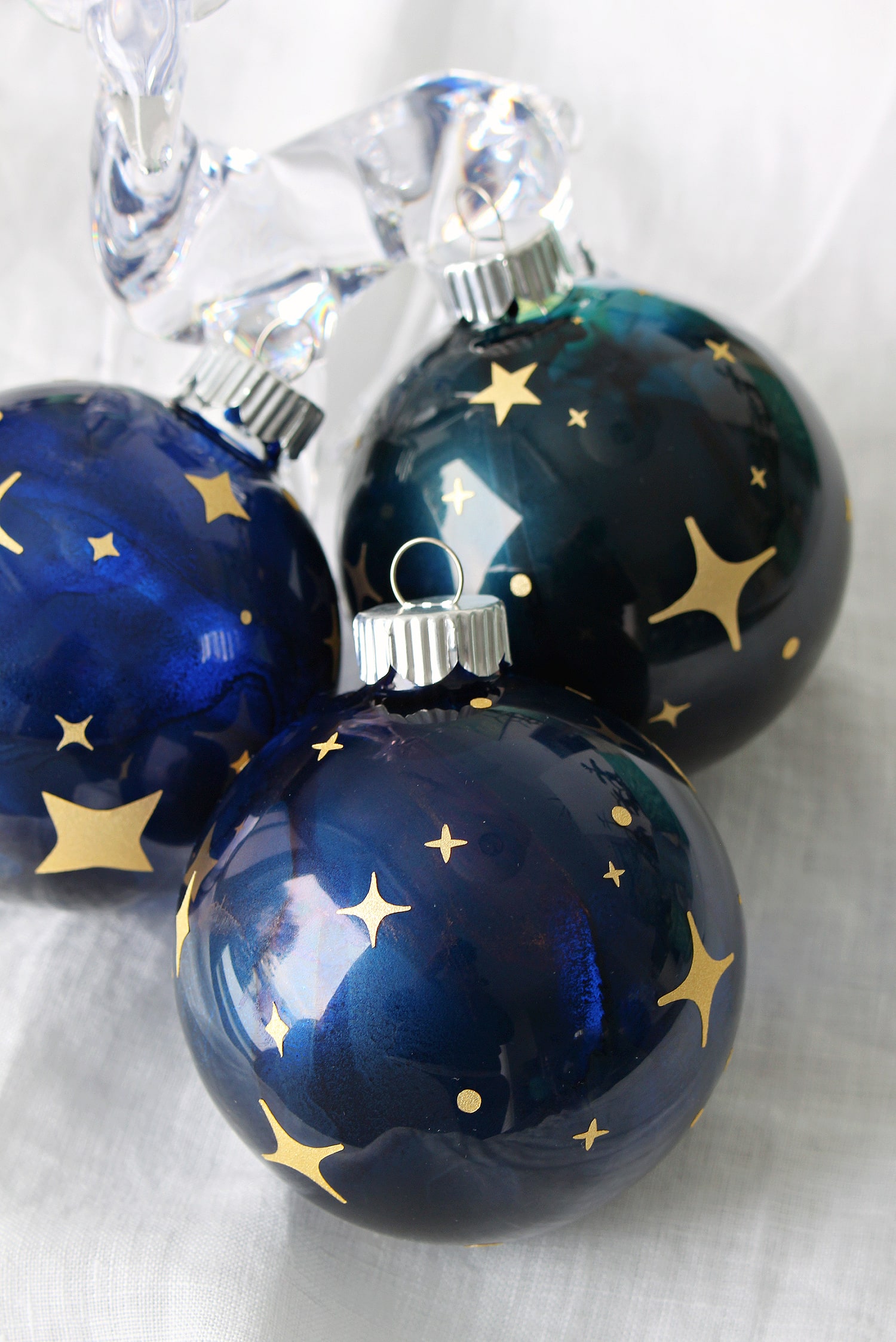 DIY Starry Night Ornament – DIY Cricut Ornament